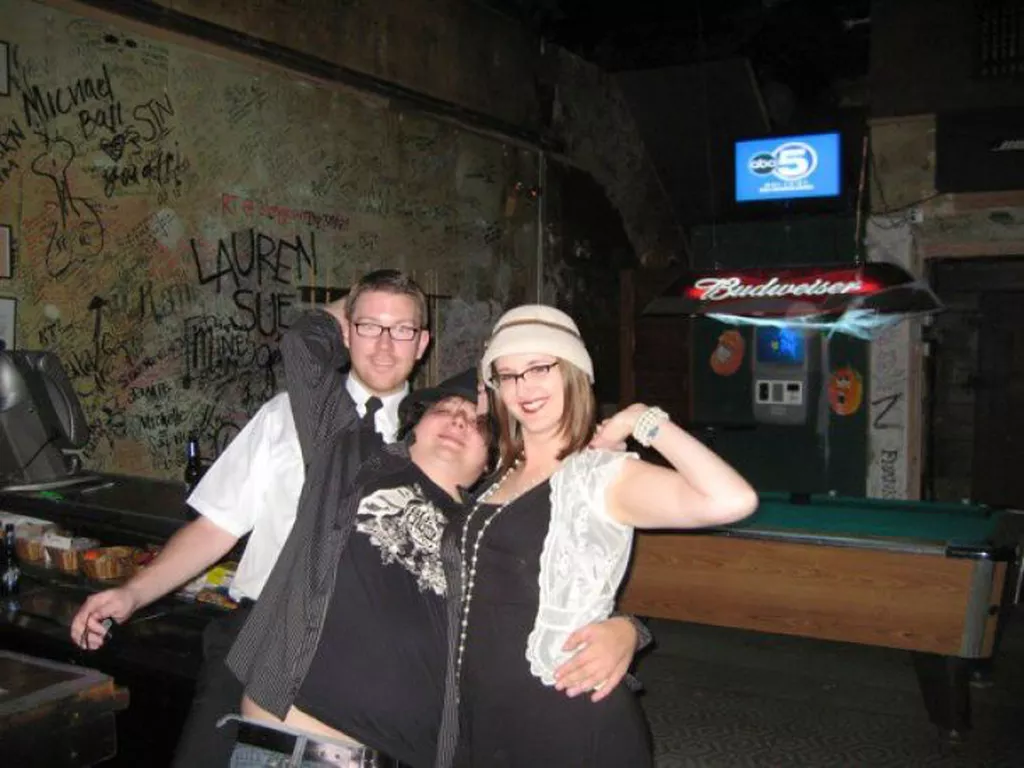 Locust Tap | Play pool in Des Moines, IA | ChalkySticks - Find, Play ...