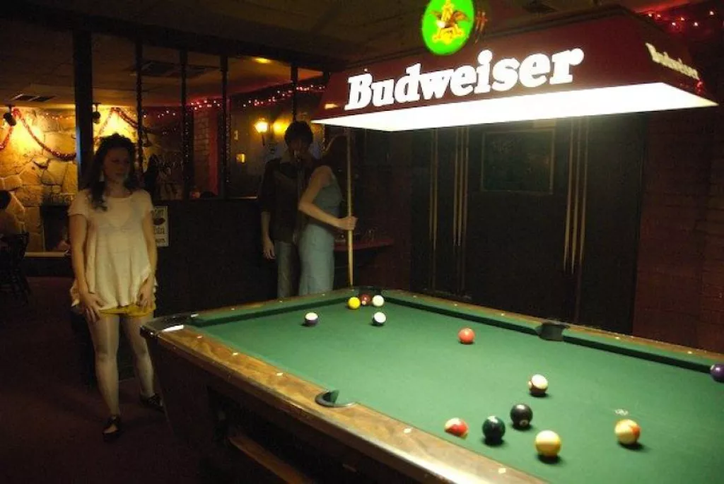 Hanks Garage Venue | Play pool in North Salt Lake, UT | ChalkySticks ...