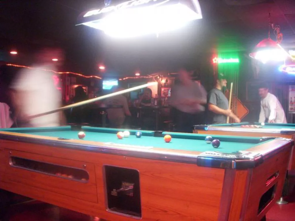 Pogo Pool Springbok Bar & Grill | Play pool in Van Nuys, CA | ChalkySticks - Find ...