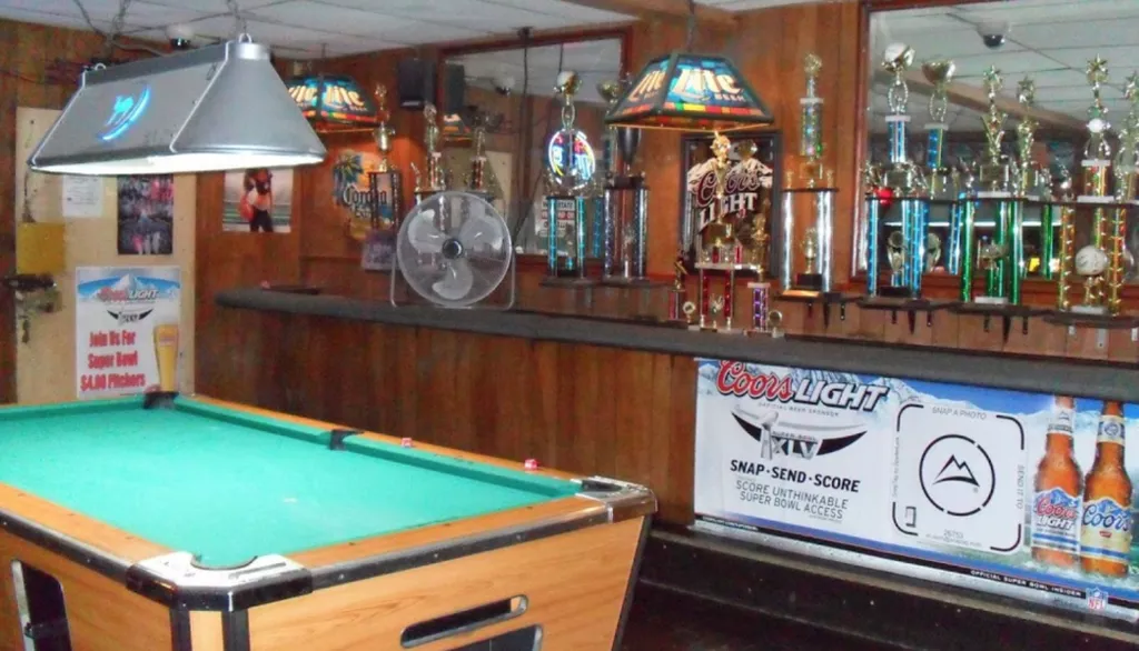 Springbok Bar & Grill | Play pool in Van Nuys, CA | ChalkySticks - Find ...