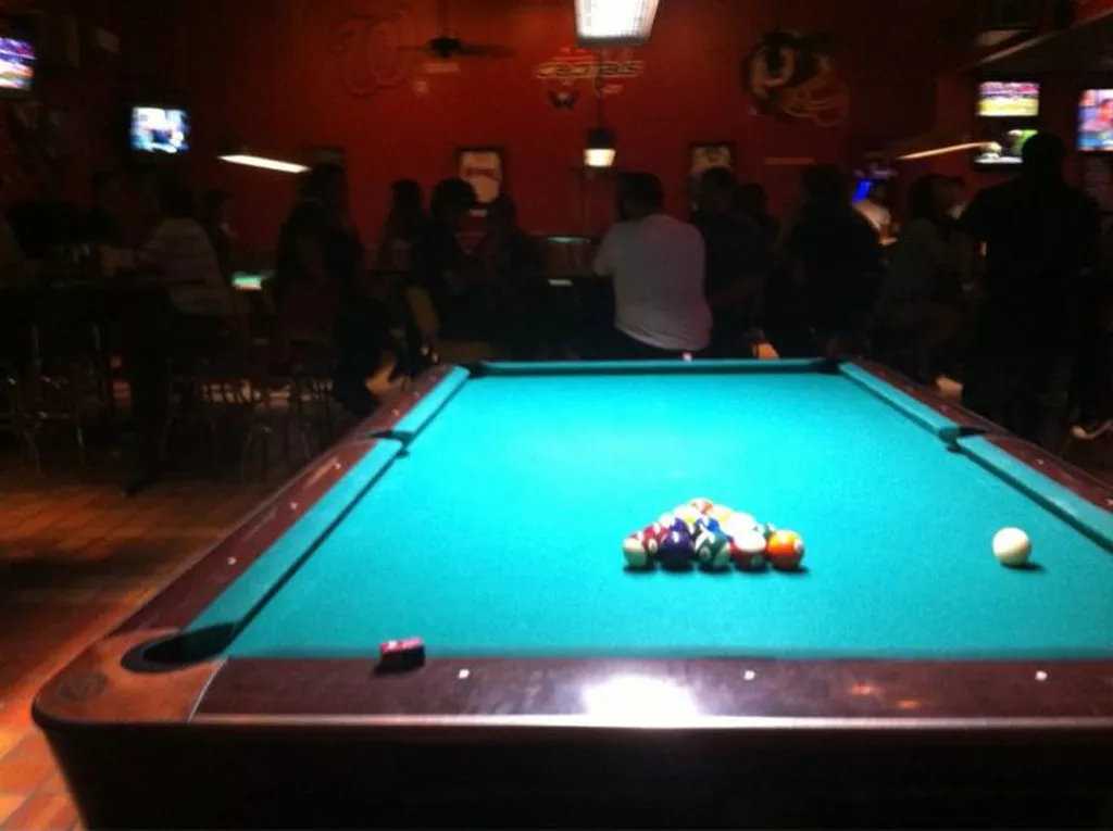 Street Lights Billiards Academy | Play pool in Annandale, VA ...