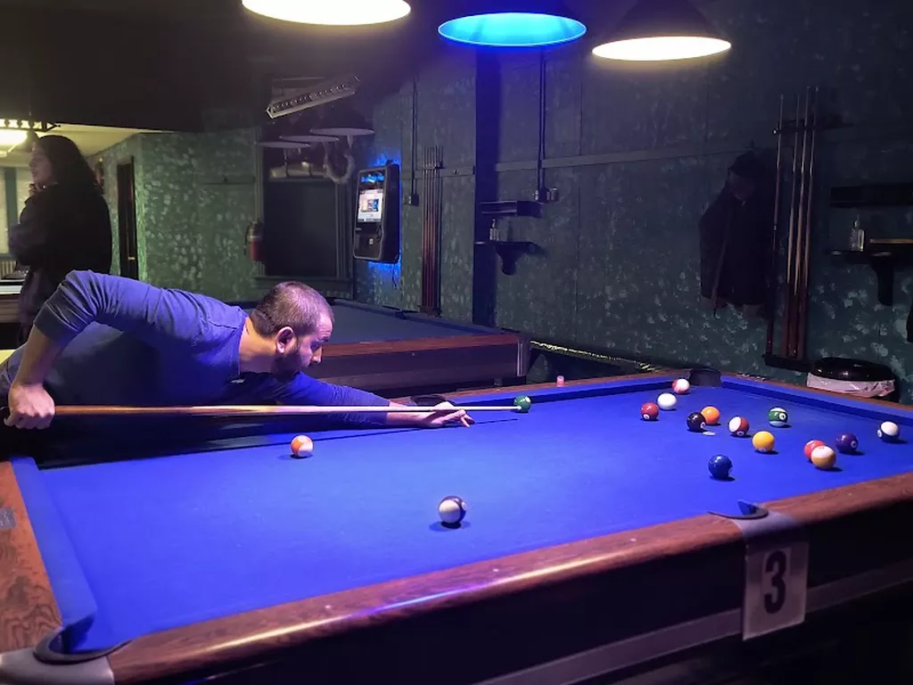 Billares Lucky Green Pool Hall | Play pool in Chicago, IL ...