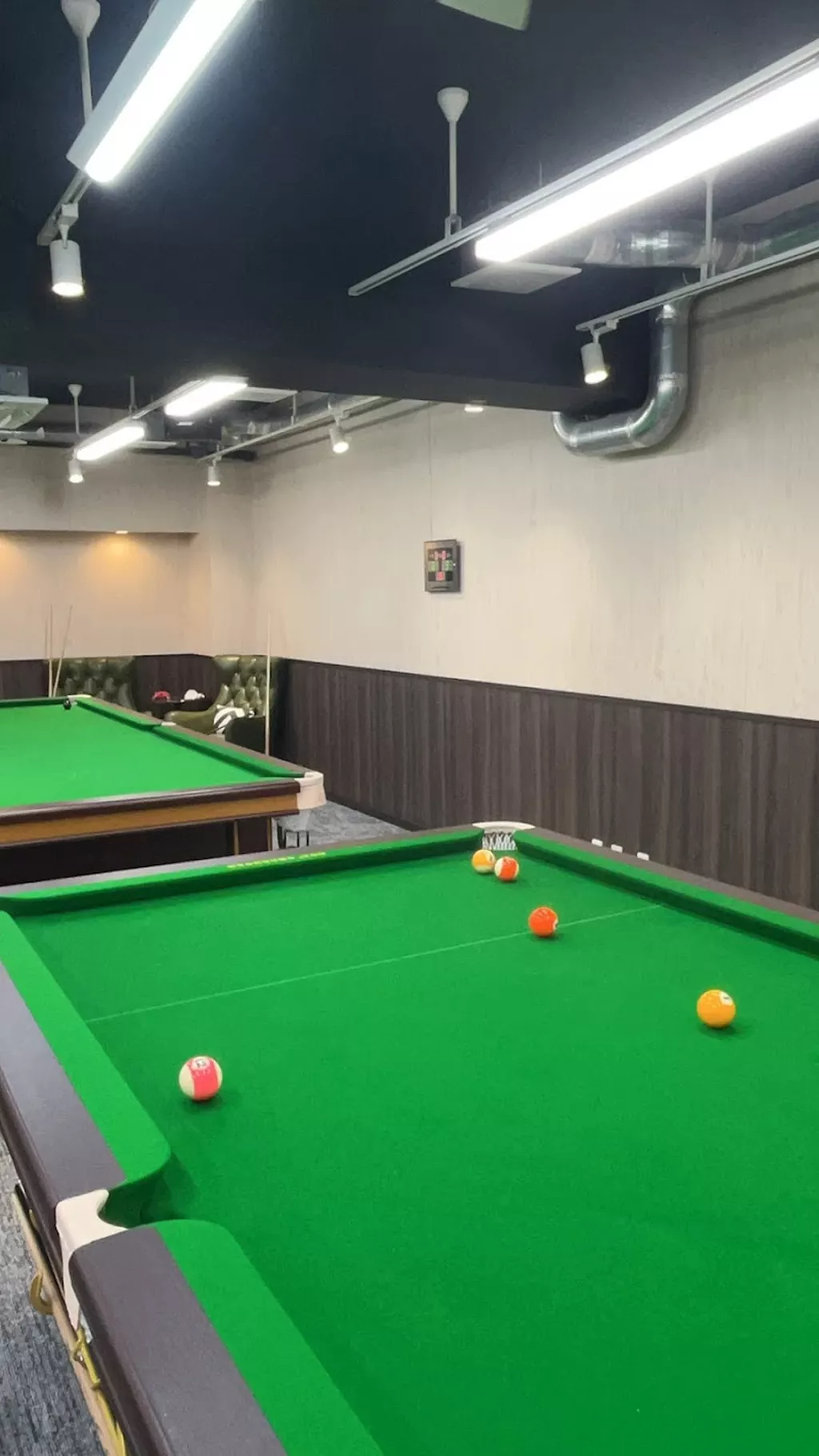147 ビリヤードクラブ | Play pool in 新宿区, 東京都 | ChalkySticks