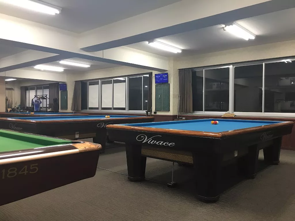 コビービリヤード | Play pool in Nakano City, Tokyo | ChalkySticks
