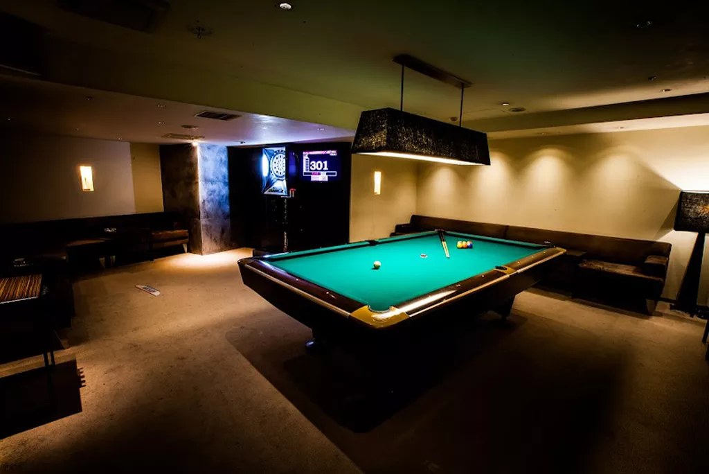 イナホビリヤード | Play pool in Shinjuku City, Tokyo