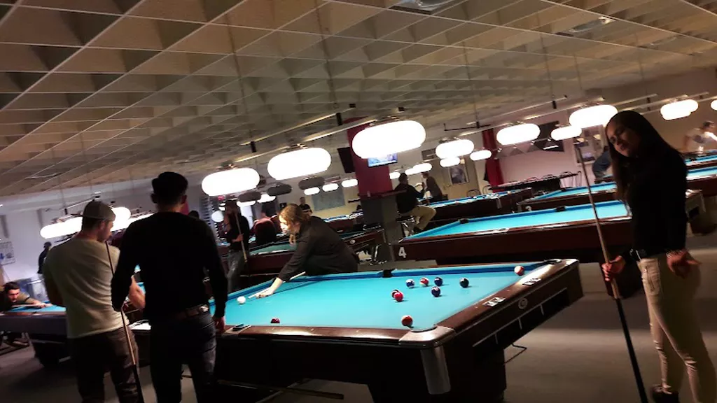Billardcenter Breakpoint | Play pool in Bülach, ZH | ChalkySticks ...