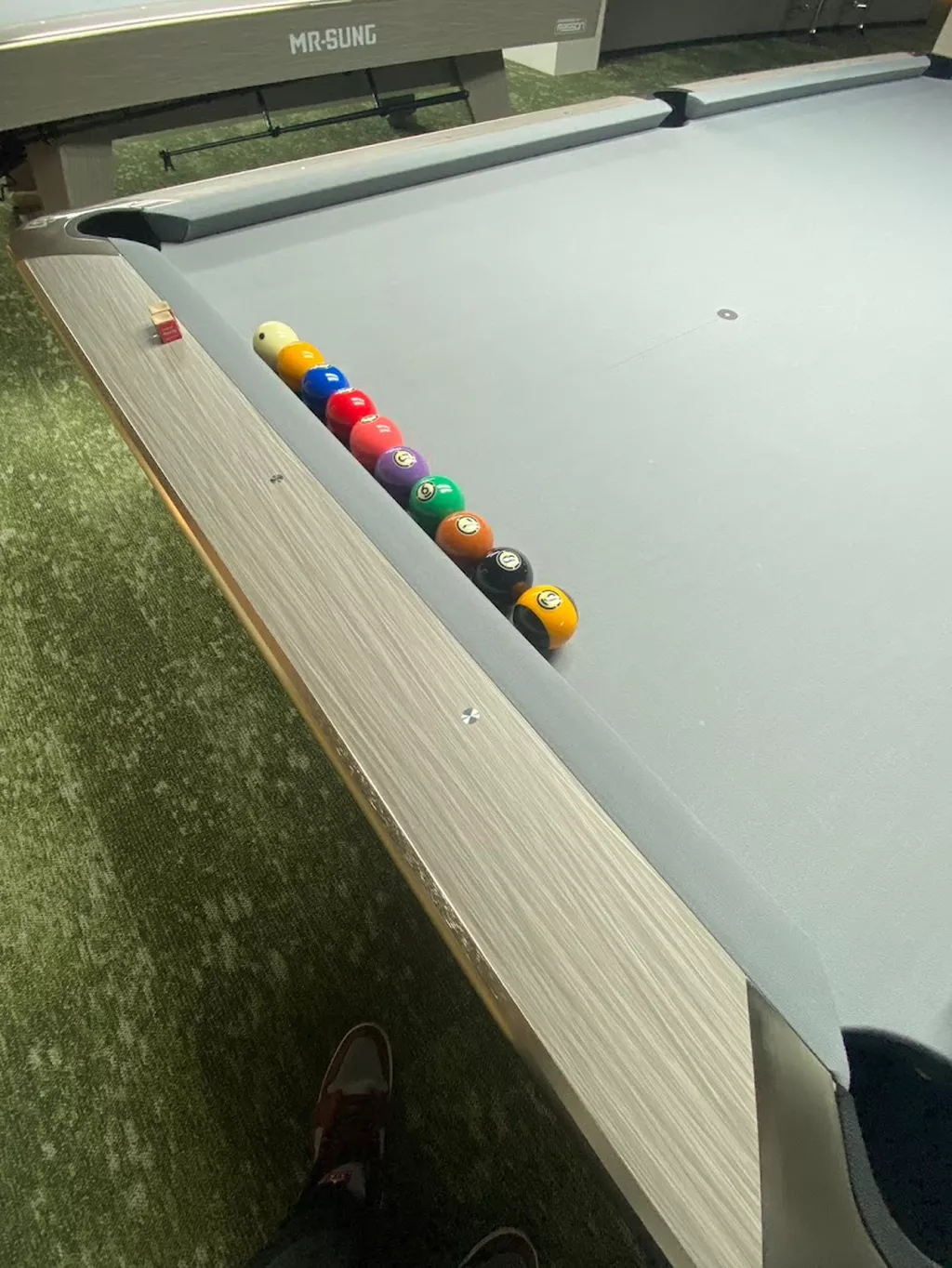 DRAGON｜ビリヤード・ポーカー・ダーツ | Play pool in Osaka, Osaka