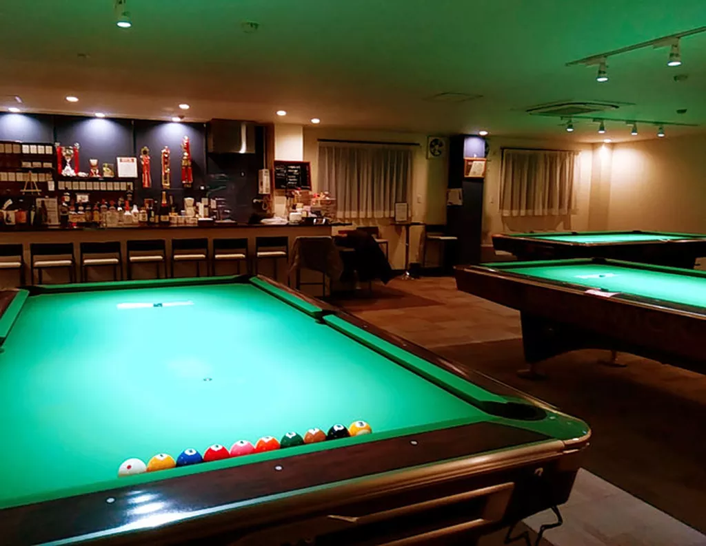 DRAGON｜ビリヤード・ポーカー・ダーツ | Play pool in Osaka, Osaka