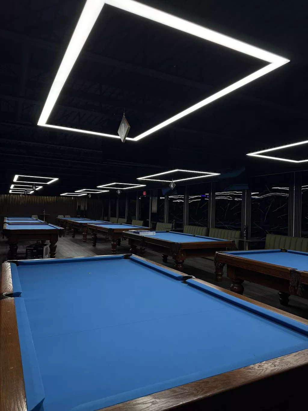 King billiards & sports bar | Play pool in Hamilton, ON | ChalkySticks ...