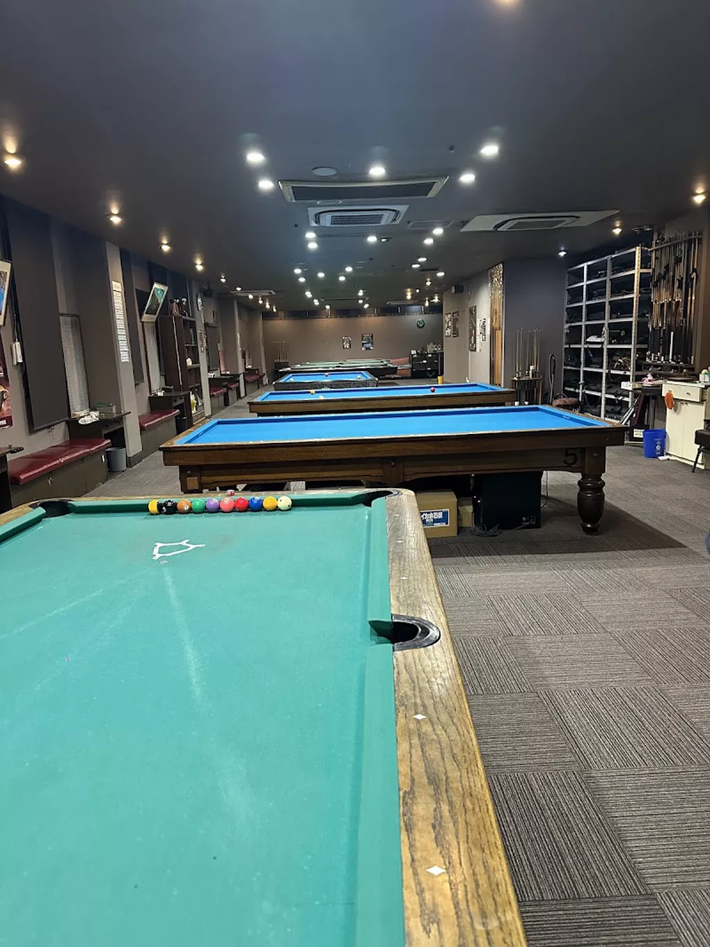 葛西撞人舎 3Cビリヤード場(Doujinsha Billiards & Pool) | Play pool