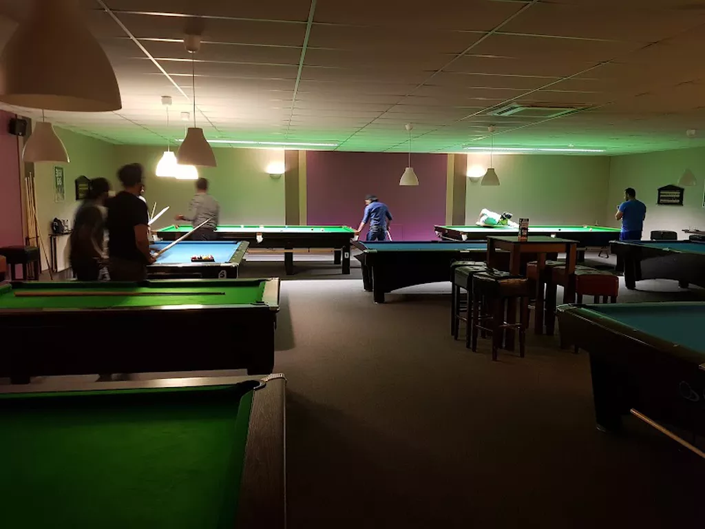 Escape Pool Bar | Play pool in Uxbridge, England | ChalkySticks - Find ...