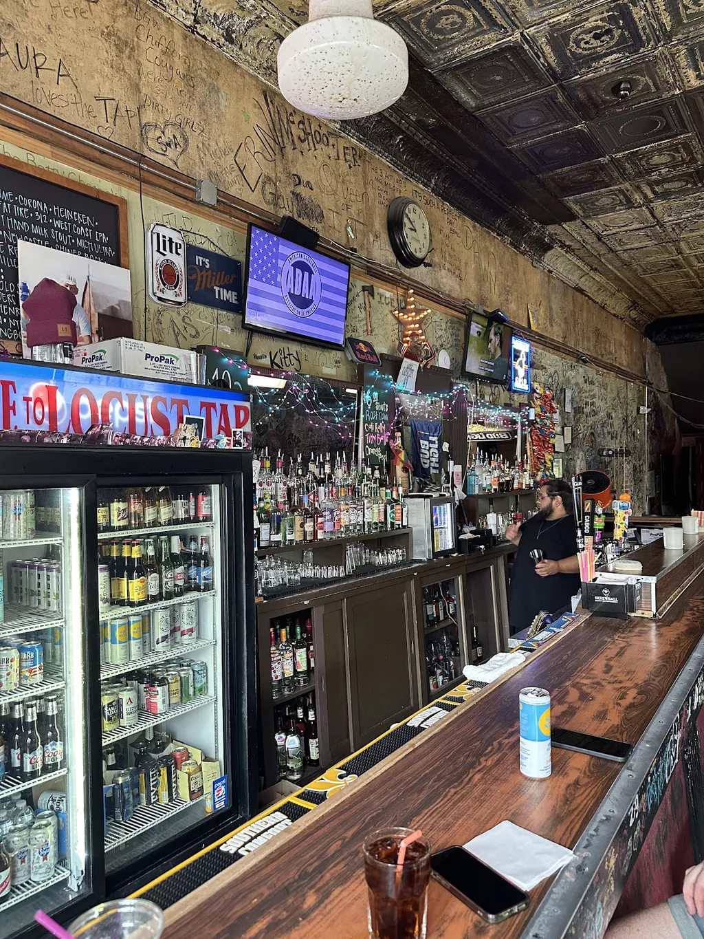 Locust Tap | Play pool in Des Moines, IA | ChalkySticks - Find, Play ...