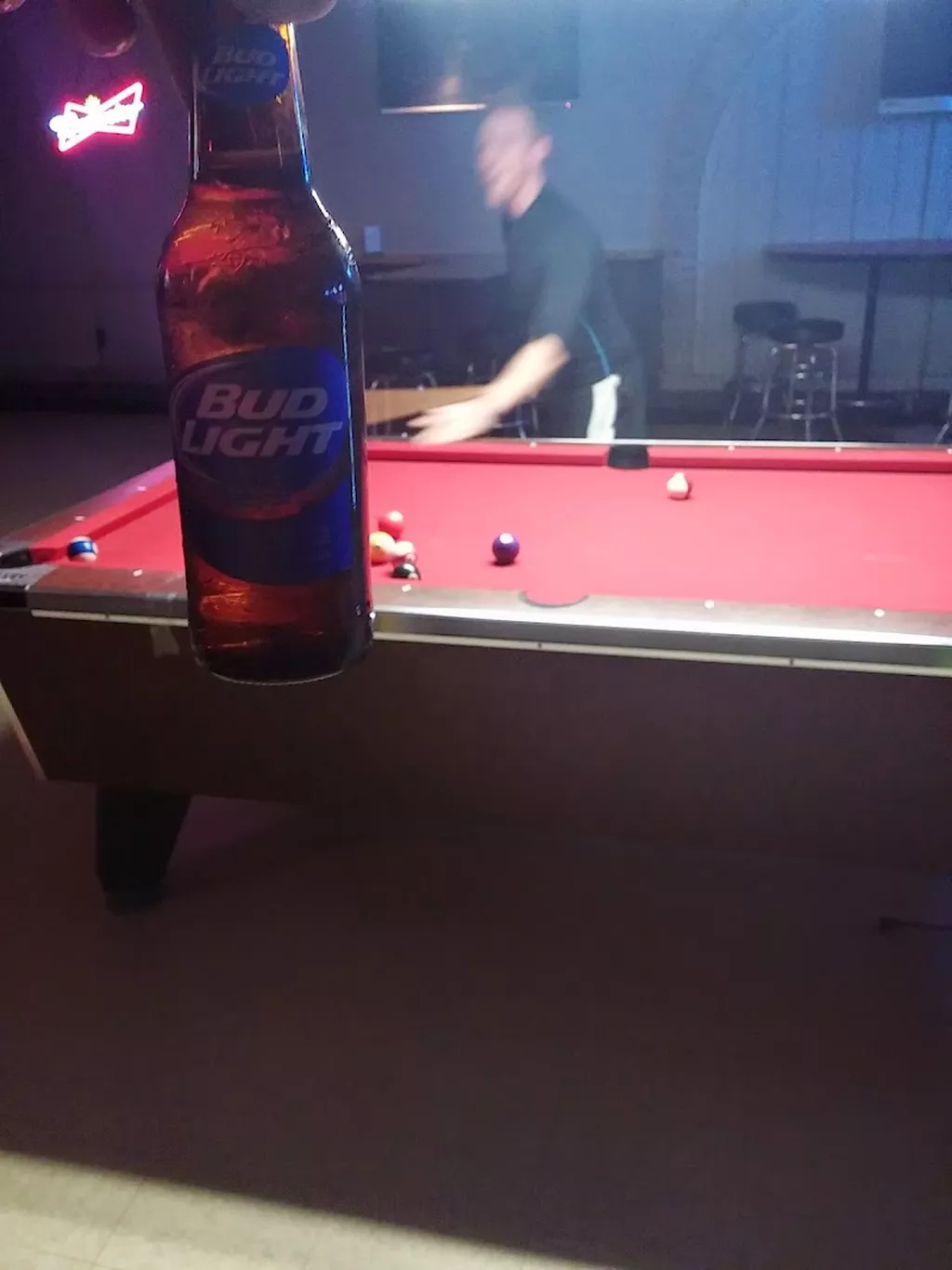 Que Ball Billiards & Bar | Play pool in Bridgeview, IL | ChalkySticks ...