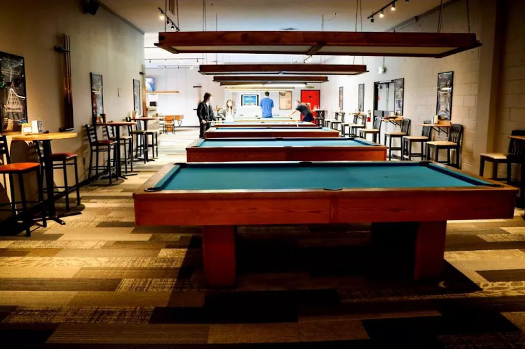 RACKS-N-CUES Billiards and Brews | Play pool in Windsor, CA ...