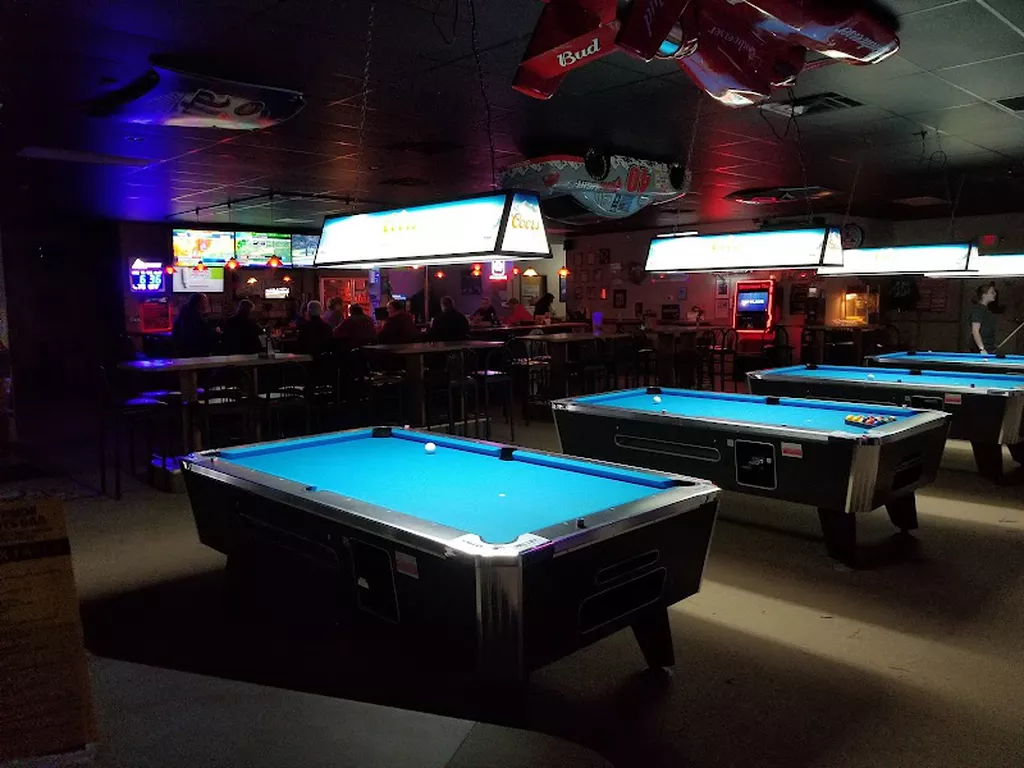 Woodlands Tavern | Play pool in Columbus, OH | ChalkySticks - Find ...