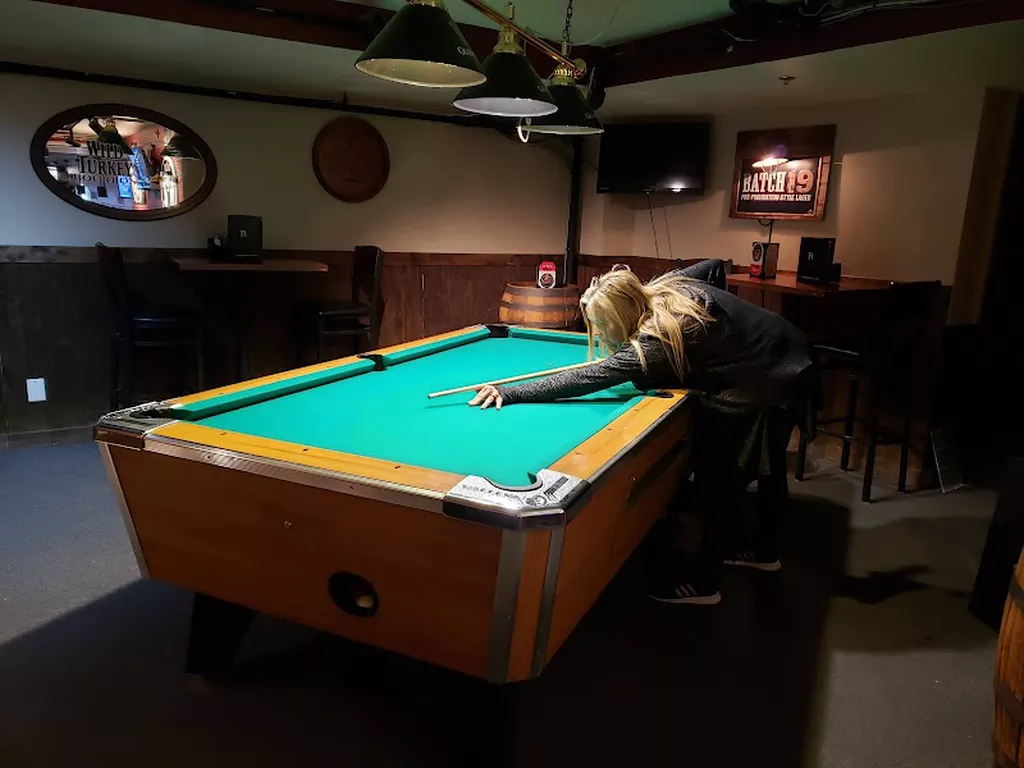 Mix Ultralounge | Play pool in Springfield, MO | ChalkySticks - Find ...