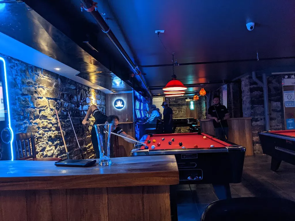 Billard Fats Pub | Play pool in Montréal, QC | ChalkySticks - Find ...