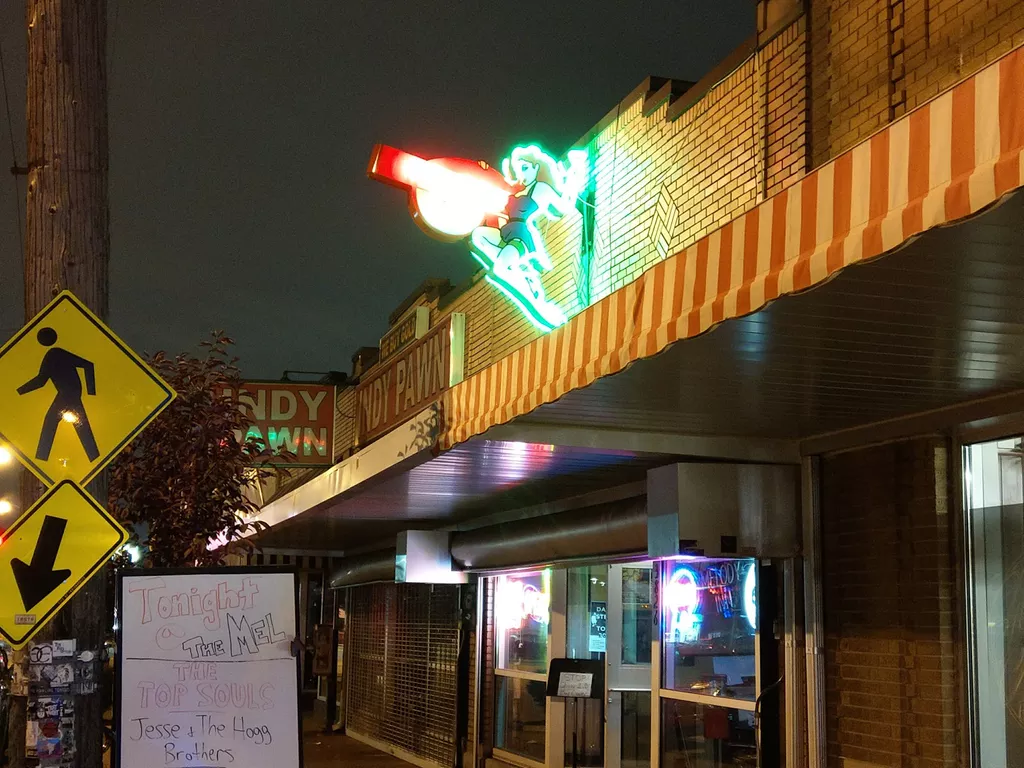 Melody Inn | Play pool in Indianapolis, IN | ChalkySticks - Find
