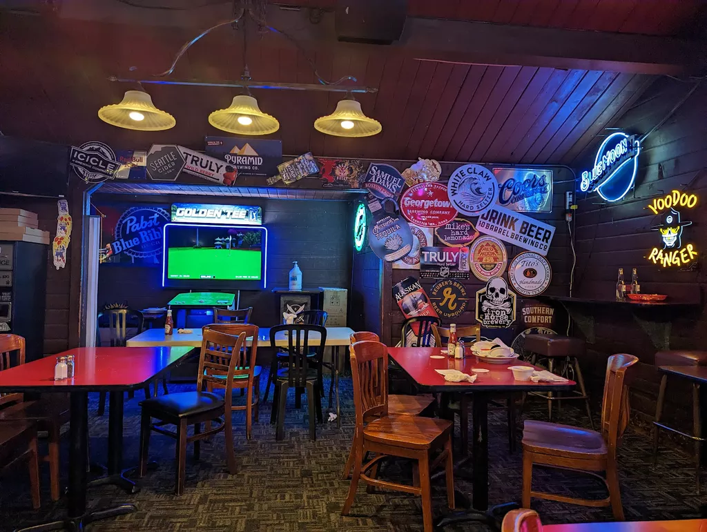 The Spot Sports Bar & Grill | Play pool in Renton, WA | ChalkySticks ...