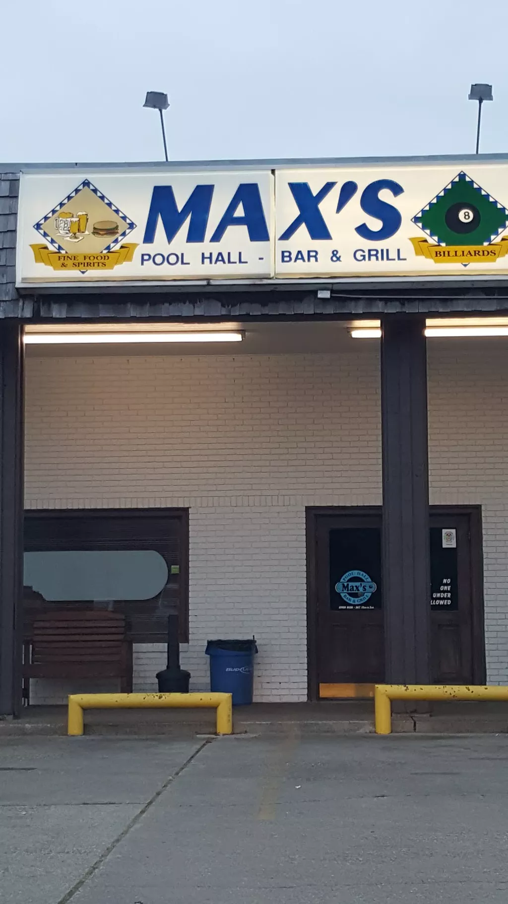 Max's Pool Hall | Play pool in Lafayette, LA | ChalkySticks - Find ...