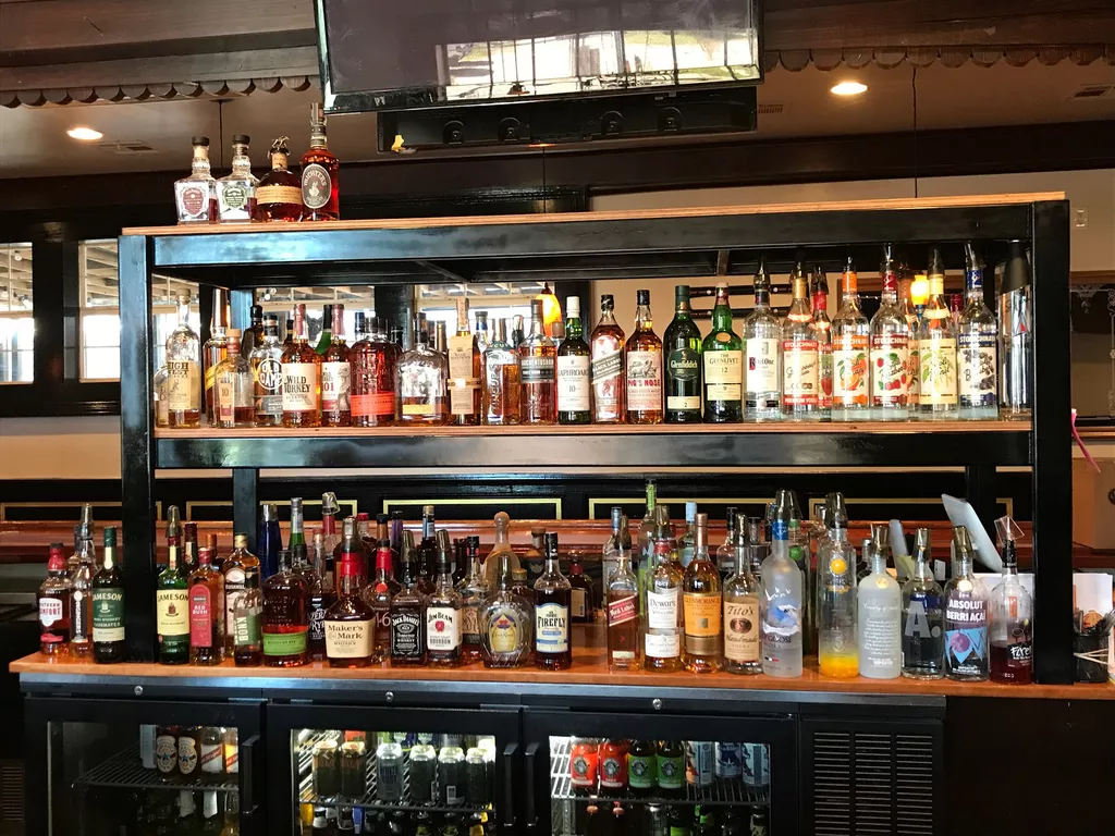 The Rendon Inn Rendon Inn | Play pool in New Orleans, LA | ChalkySticks - Find, Play ...