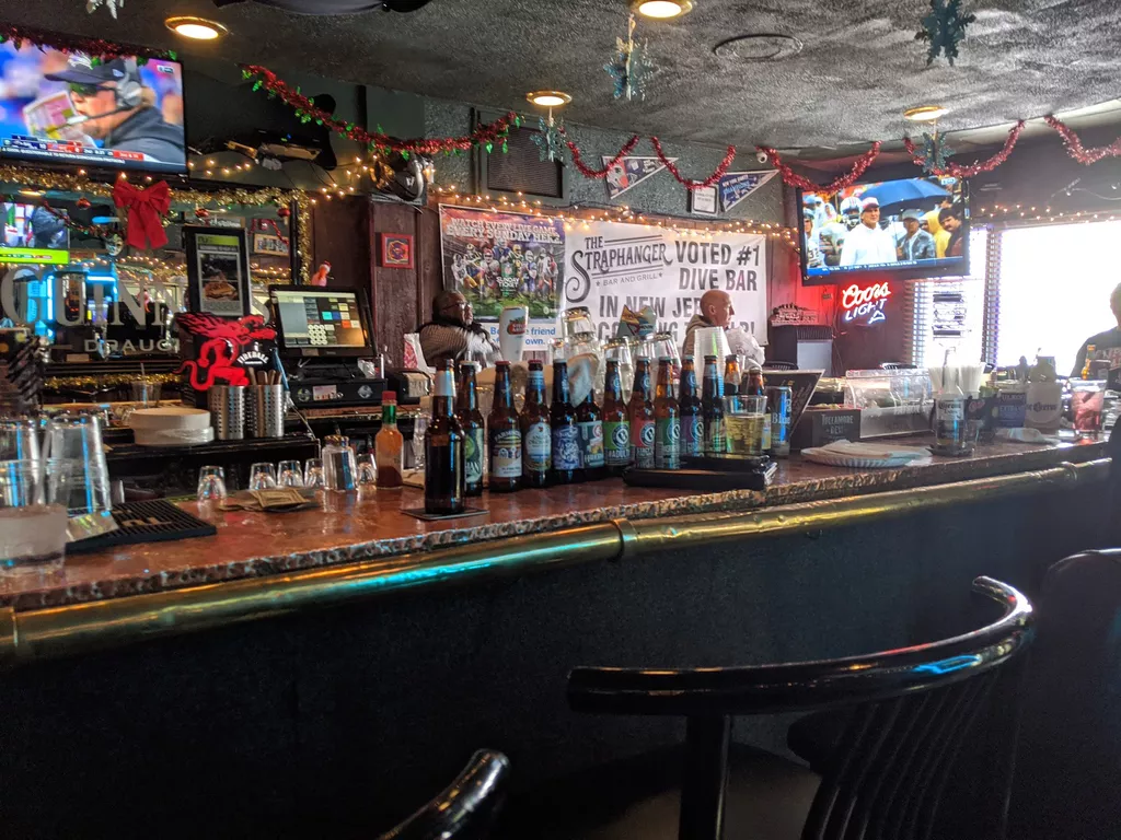 The Straphanger Saloon | Play pool in Hackensack, NJ | ChalkySticks ...