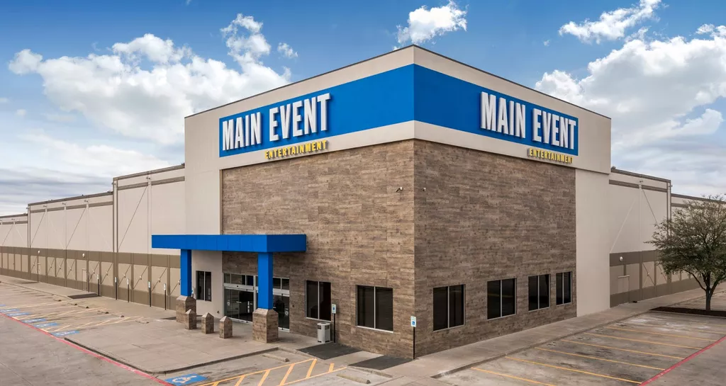Main Event Entertainment | Play pool in Plano, TX | ChalkySticks - Find ...