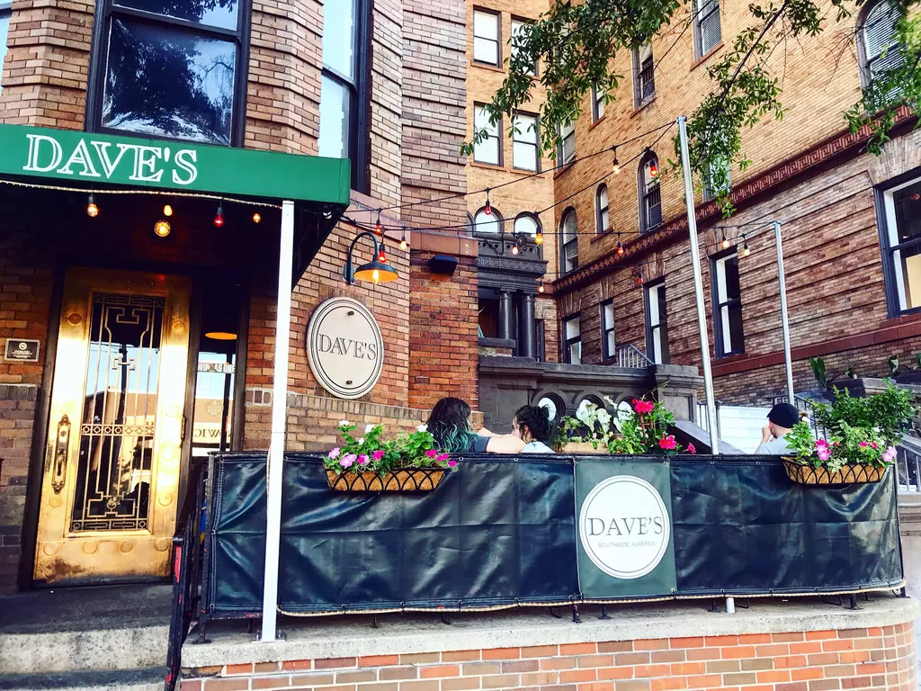 Dave's | Play pool in Birmingham, AL | ChalkySticks – Find, Play, and Watch  Pool, image size:1024x768