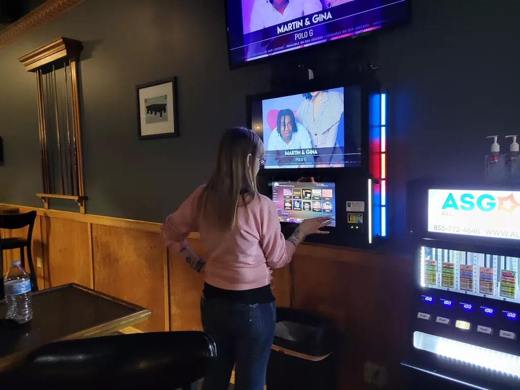 Fiddlestix Billiard Cafe | Play pool in Canton, OH | ChalkySticks ...