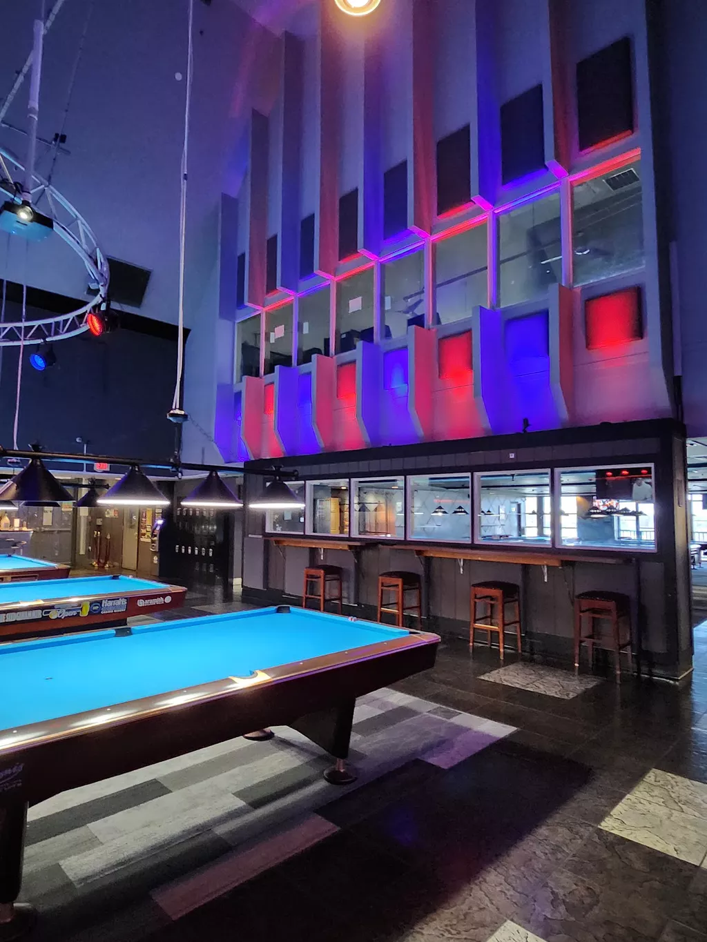 Breakers Sky Lounge | Play pool in Herndon, VA | ChalkySticks - Find ...