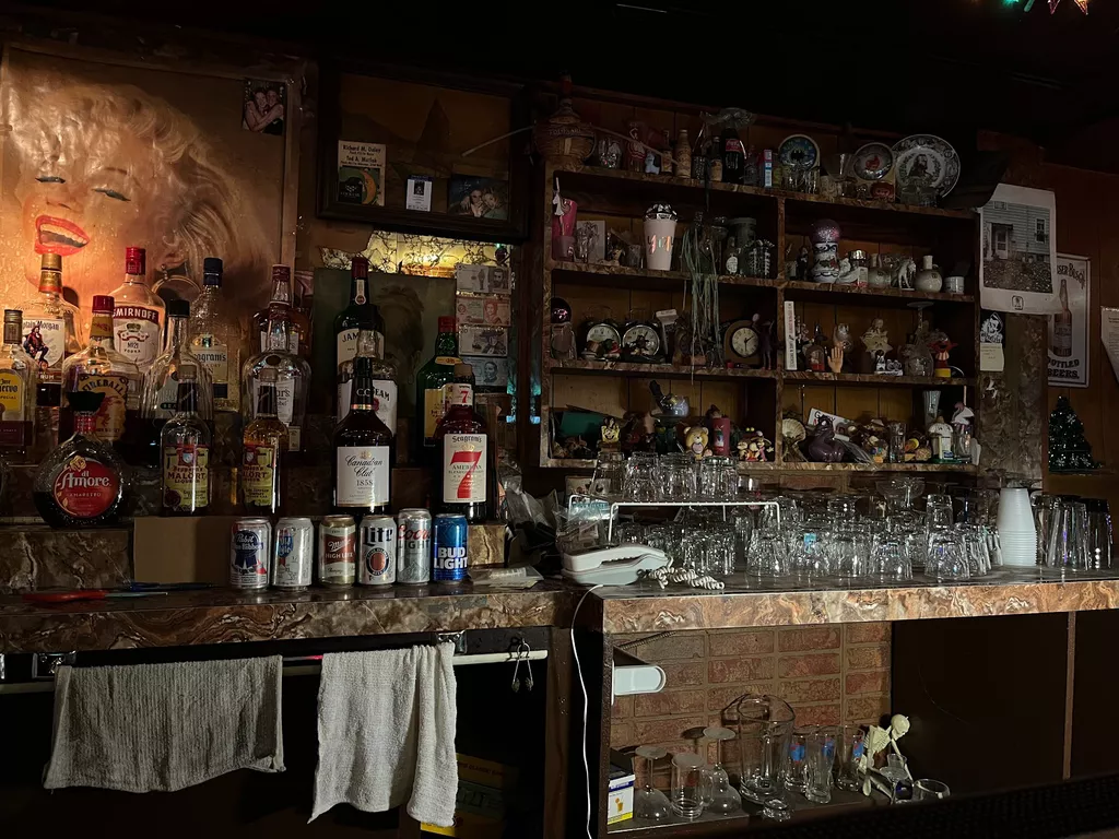 Rose's | Play pool in Chicago, IL | ChalkySticks - Find, Play, and ...