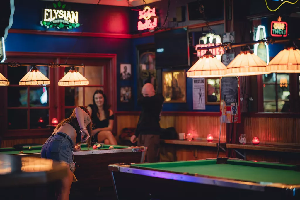 Gilly's Bar | Play pool in San Diego, CA | ChalkySticks - Find, Play ...