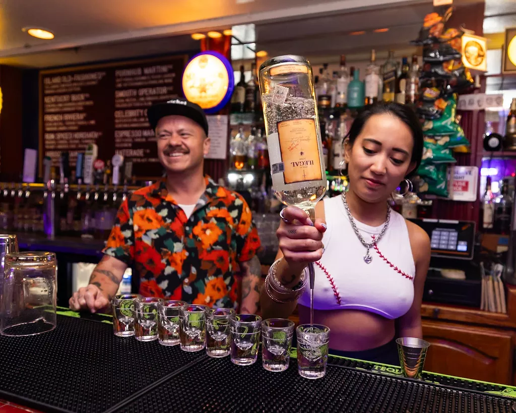 Gilly's Bar | Play pool in San Diego, CA | ChalkySticks - Find, Play ...