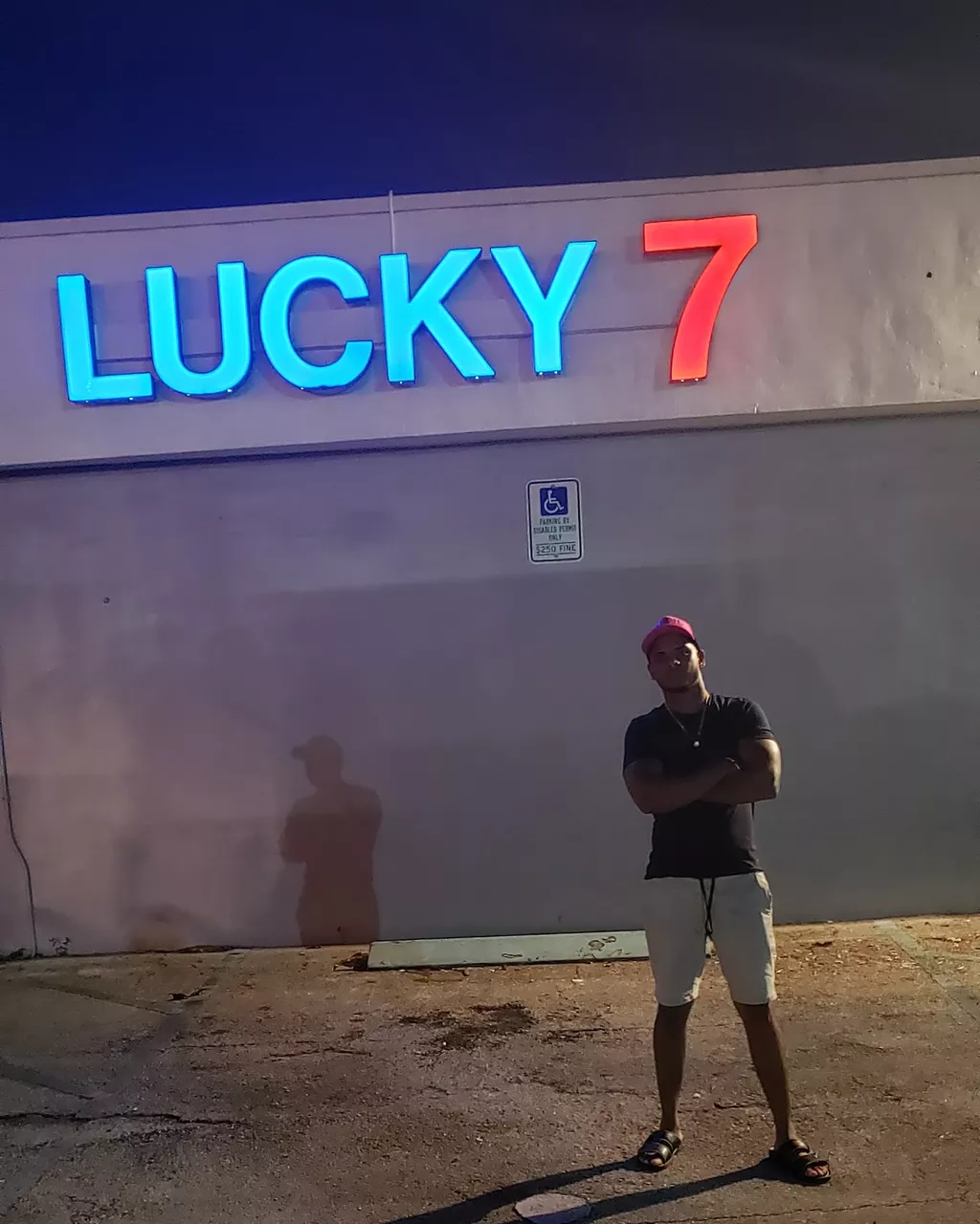 Lucky 7 Billiards | Play pool in Hollywood, FL | ChalkySticks