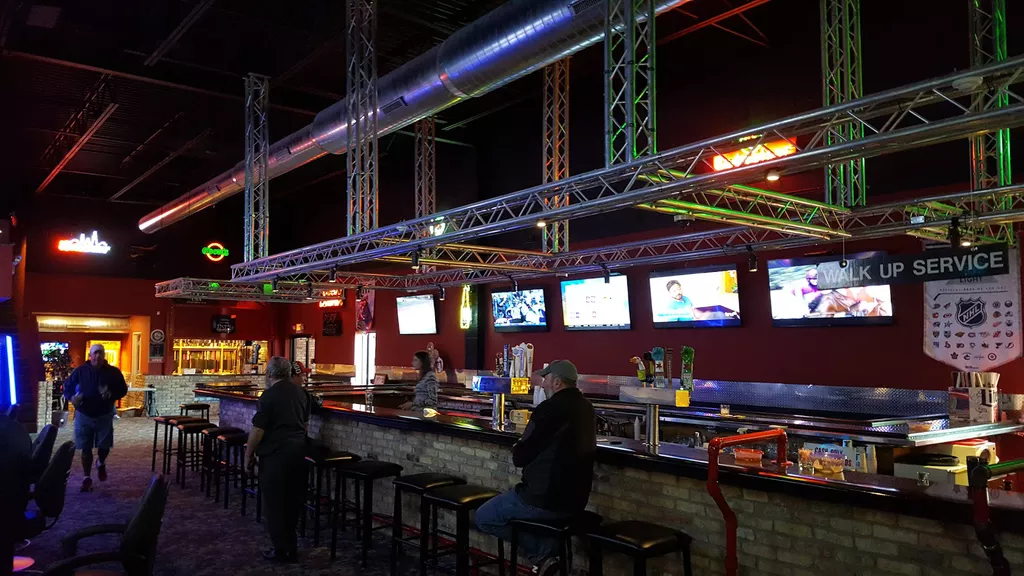 Pockets Billiards | Play pool in Crestwood, IL | ChalkySticks - Find ...