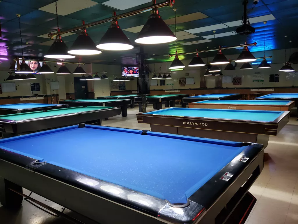 Street Lights Billiards Academy | Play pool in Annandale, VA ...