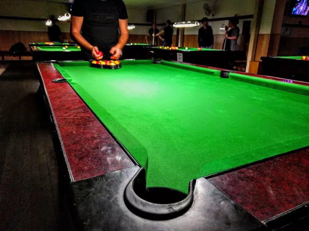 Roxy Lanes Bristol Union Street | Play pool in Bristol, England ...