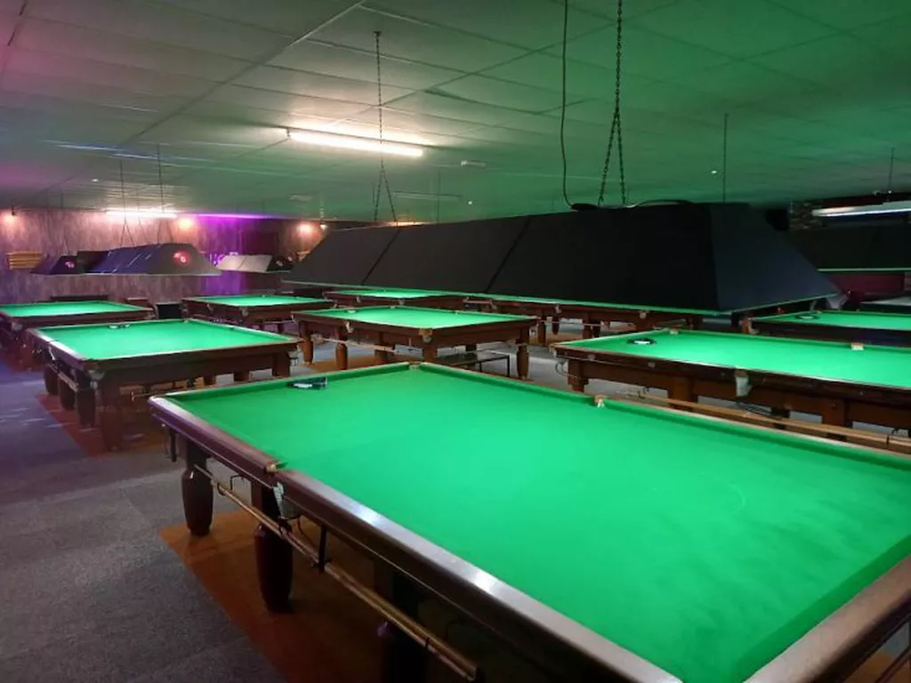 The Mulroy Bay Snooker Club & Bar | Play pool in Glasgow, Scotland