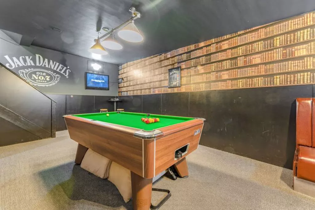Tenpin Edinburgh Fountain Park | Play pool in Edinburgh, Scotland ...