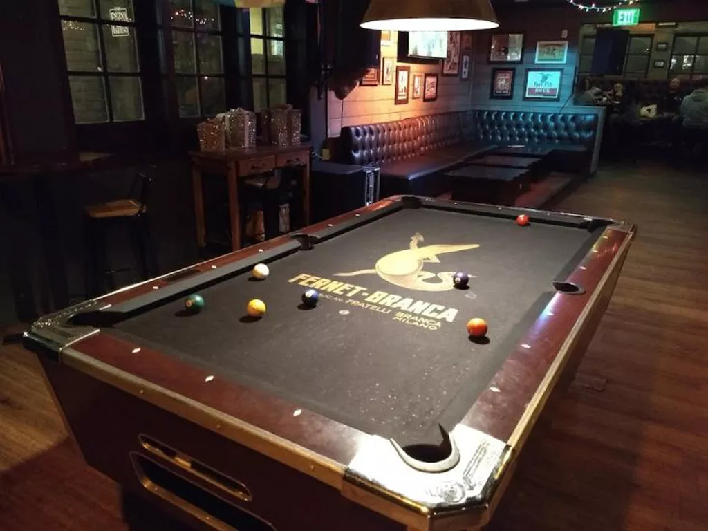 Happy Rabbit Bar and Lounge | Play pool in Sherman Oaks, CA ...