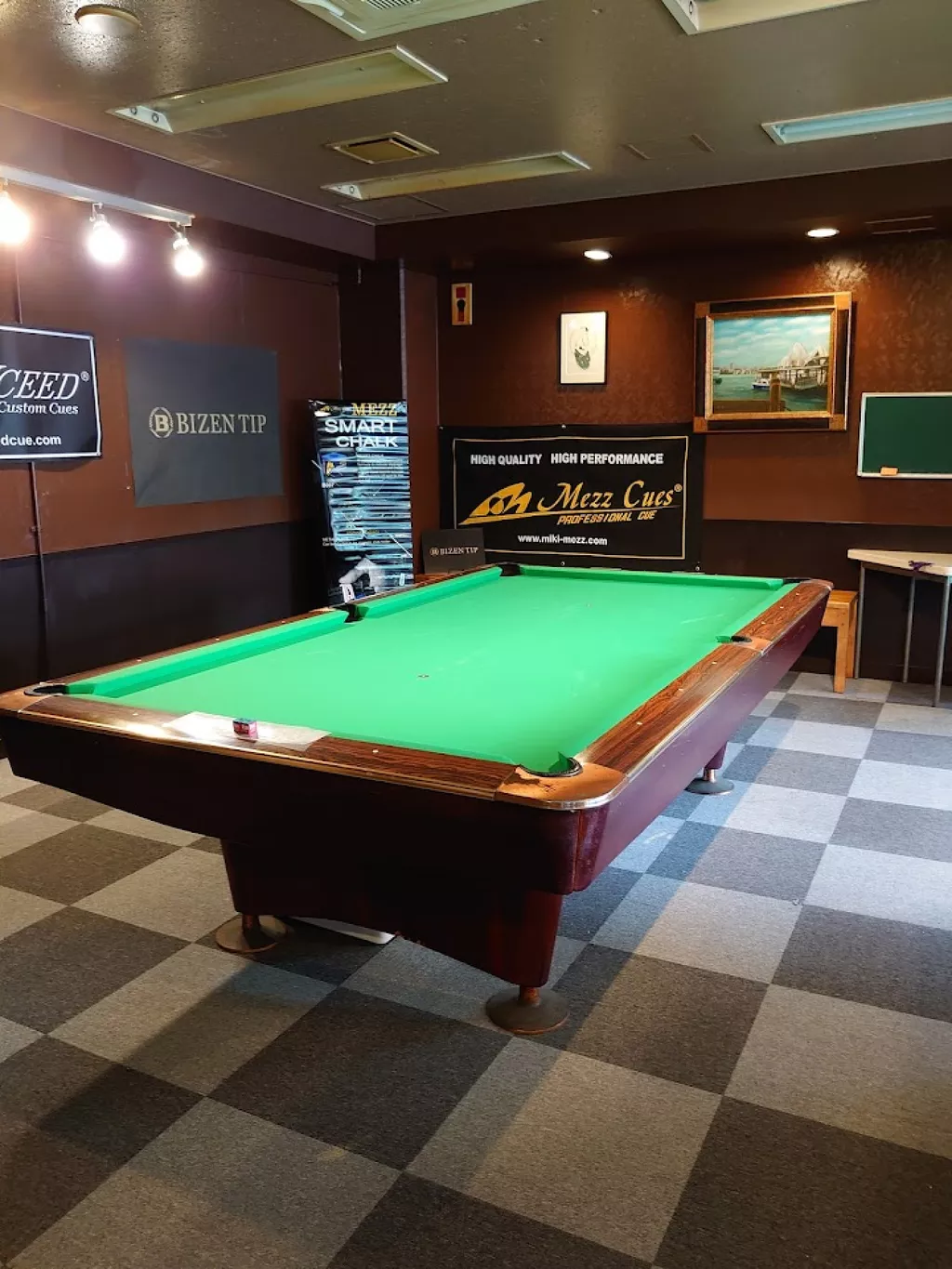 イナホビリヤード | Play pool in Shinjuku City, Tokyo