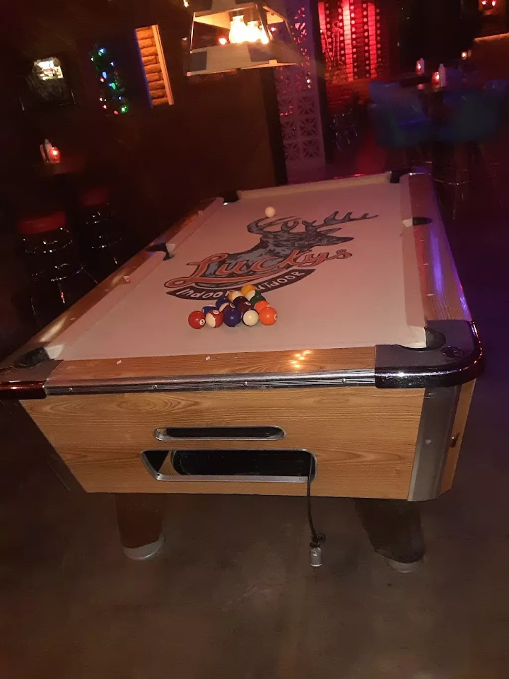 Luckys Indoor Outdoor | Play pool in Phoenix, AZ | ChalkySticks