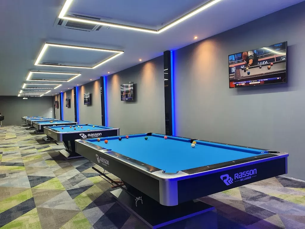 8 Bar | Play pool in Khwaeng Khlong Toei, Krung Thep Maha Nakhon
