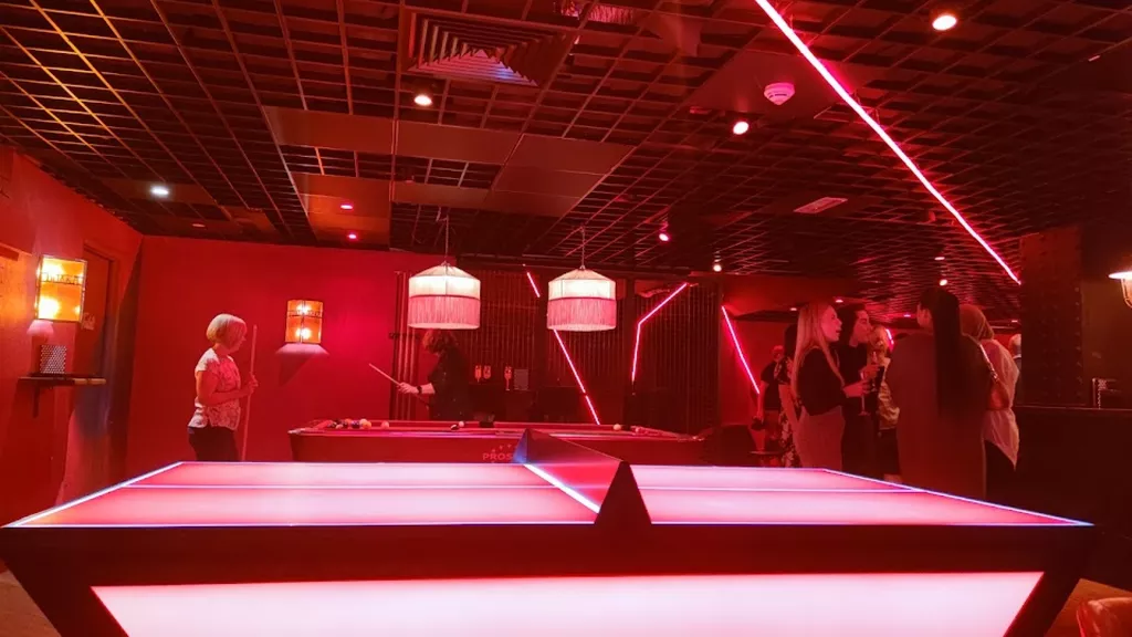 Lane7 Manchester | Play pool in Manchester, England | ChalkySticks ...