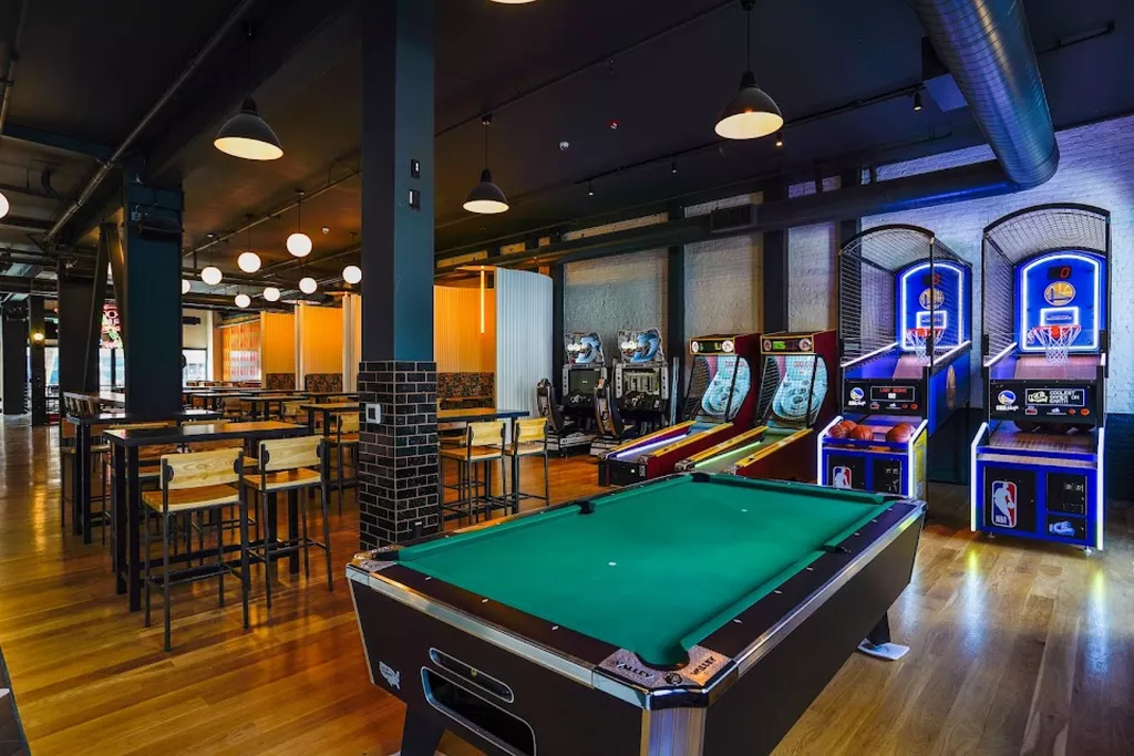 Round1 Bowling & Arcade Eastridge Shopping Center | Play pool in San ...