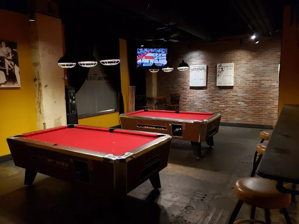 Frankie's Downtown | Play pool in Dallas, TX | ChalkySticks - Find ...