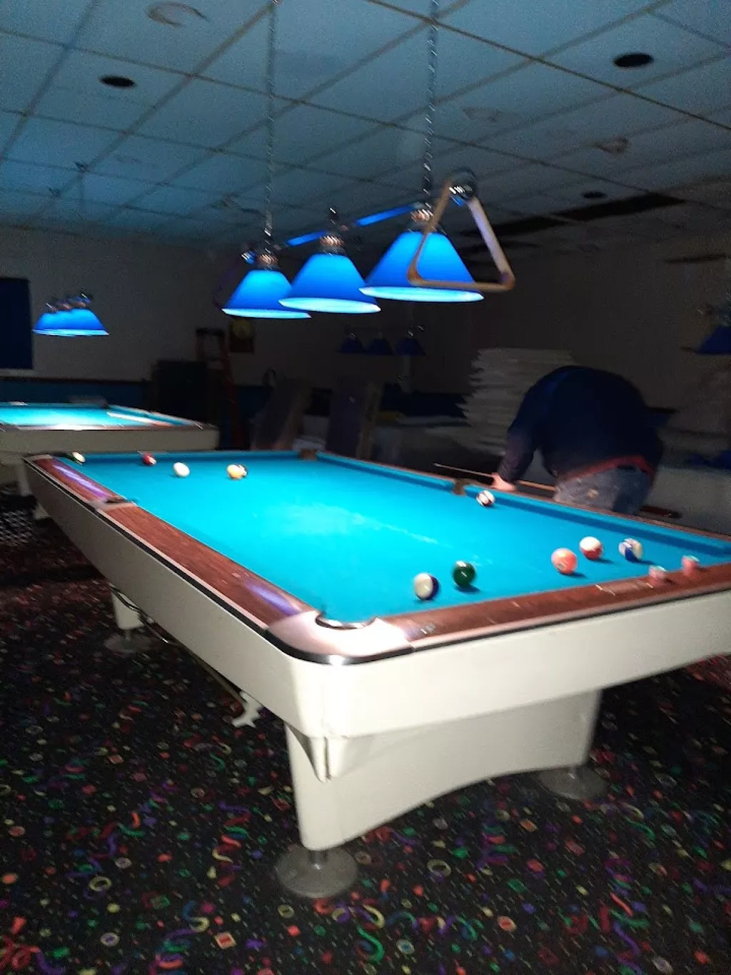 Lucky Strike Lanes Inc | Play pool in Mansfield, CT | ChalkySticks