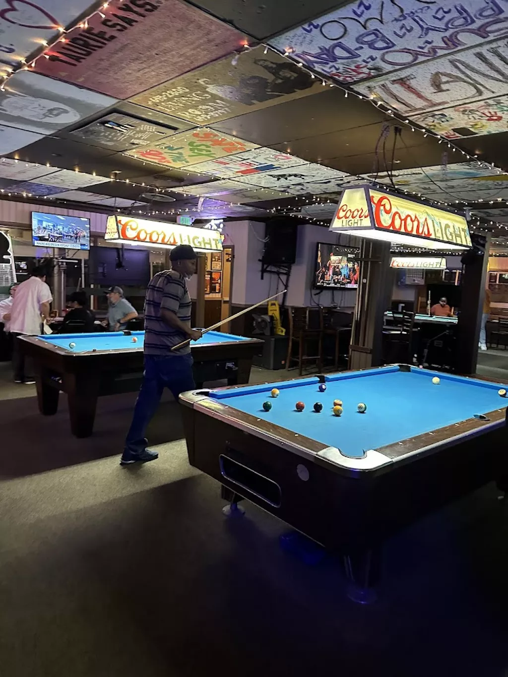 Underground Sports Bar | Play pool in Aloha, OR | ChalkySticks - Find ...