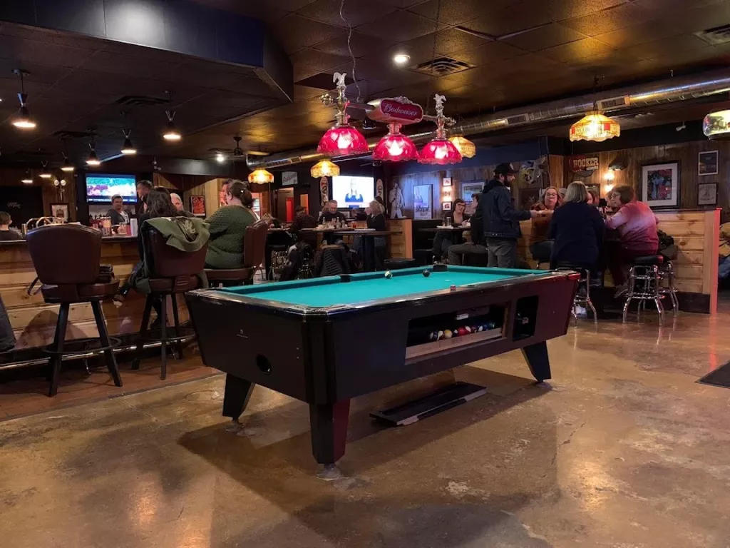 Maggie's Rumble Room | Play pool in Des Moines, IA | ChalkySticks ...