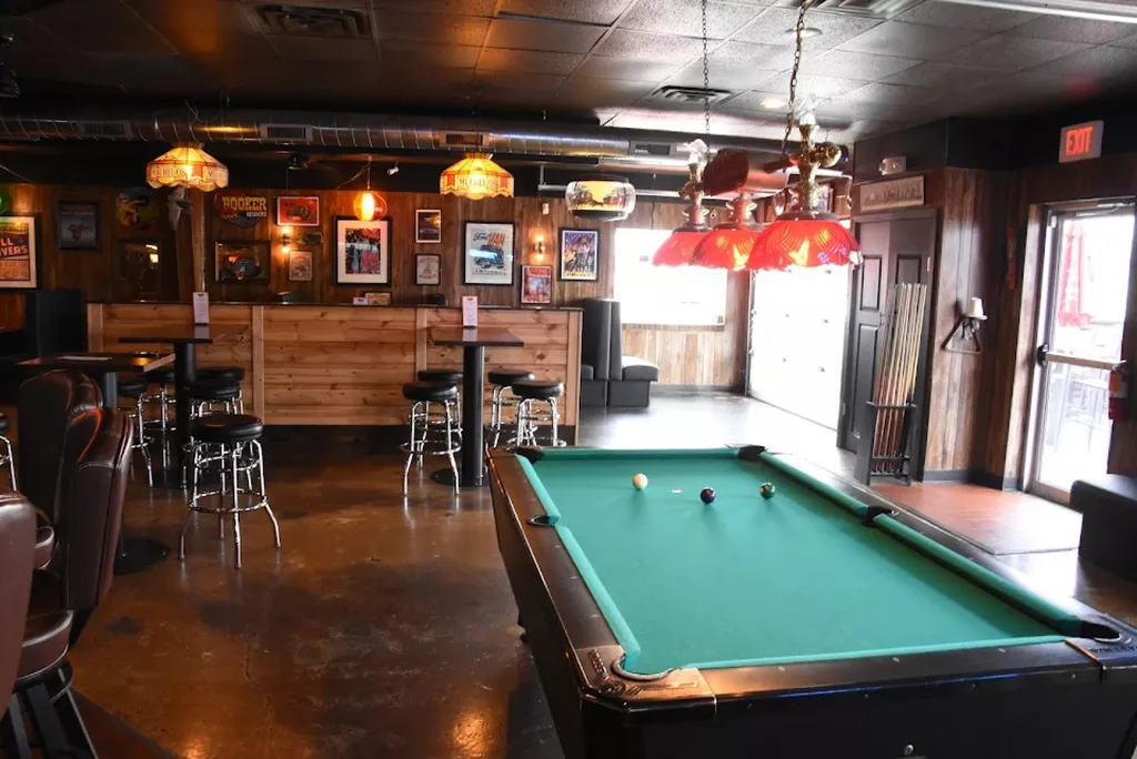 Maggie's Rumble Room | Play pool in Des Moines, IA | ChalkySticks ...